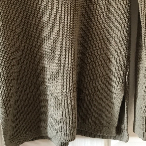 NEW WITH FLAW Olive green sweater - Picture 4 of 5
